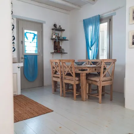 Traditional Paros House Kampos (Paros)
